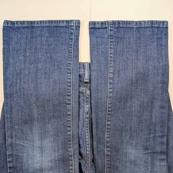 Levi's Women's 515 Bootcut Denim Jeans Studded Back Pocket Dark Wash Size 10 - Picture 12 of 16